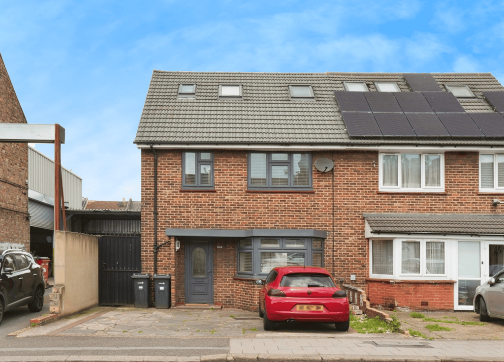 Ley Street, ILFORD, IG1 4 bed semidetached house for sale £550,000