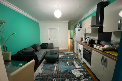 1 bedroom flat to rent, Temple Avenue, Dagenham RM8