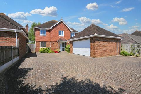 5 bedroom detached house for sale, Dean Street, East Farleigh, ME15