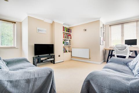 2 bedroom apartment for sale, Church Street, Walton-on-thames, KT12