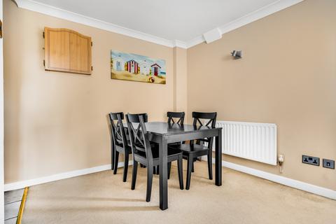 2 bedroom apartment for sale, Church Street, Walton-on-thames, KT12