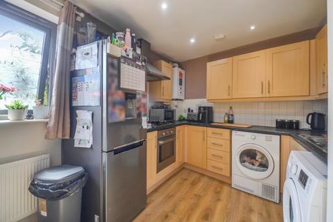 2 bedroom apartment for sale, at Lewin Terrace, Feltham TW14