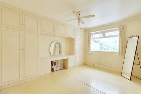 2 bedroom semi-detached bungalow for sale, Betterton Road, Rainham RM13