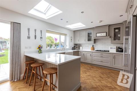 11 Howard Road, Upminster, RM14 2UE