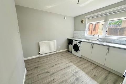 2 bedroom flat to rent, Sunnyside Road, Coatbridge