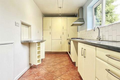 3 bedroom terraced house for sale, Cotswold Crescent, ., Chelmsford, Essex, CM1 2HS