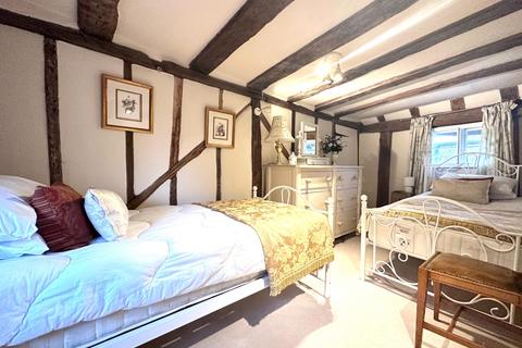 4 bedroom cottage to rent, High Street Biddenden TN27