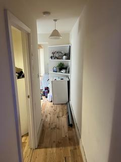 2 bedroom flat to rent, Catford Hill, London SE6