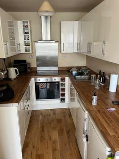 2 bedroom flat to rent, Catford Hill, London SE6