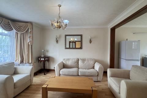 5 bedroom terraced house to rent, Northwood Gardens, Greenford, UB6