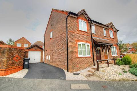 3 bedroom semi-detached house to rent, Stone Cross, Pevensey BN24