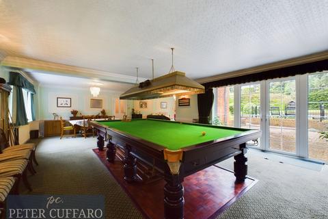 5 bedroom detached house for sale, Yewlands, Hoddesdon EN11