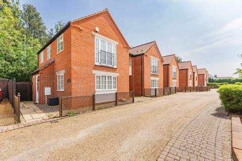 4 bedroom link detached house for sale, The Staithe, Stalham