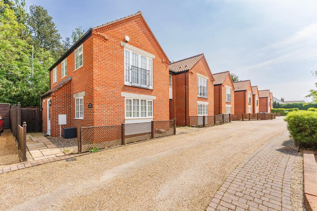 The Staithe, Stalham 3 bed link detached house for sale £260,000