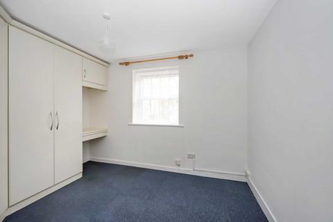 1 bedroom apartment to rent, Royal Court, Tring Station
