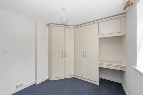 1 bedroom apartment to rent, Royal Court, Tring Station