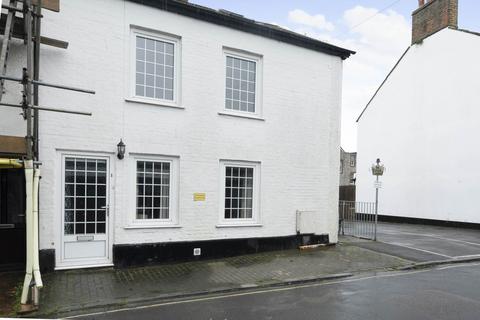 2 bedroom end of terrace house for sale, Market Square, Axminster. Devon