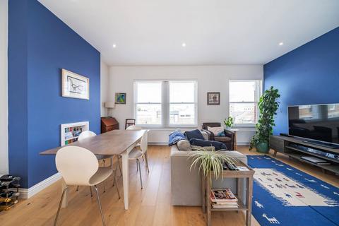 3 bedroom flat for sale, Horsford Road, Brixton Hill, London, SW2