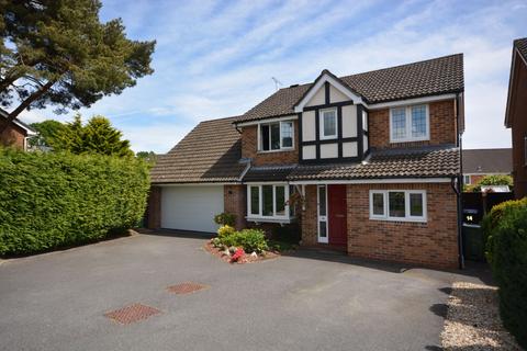 4 bedroom detached house for sale, Linnet Road, Creekmoor, Poole BH17