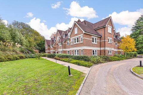 2 bedroom flat to rent, Lakewood, Fairmile, Esher, KT10