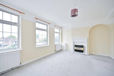 3 bedroom flat to rent, Burwood Close, Tolworth, Surbiton, KT6