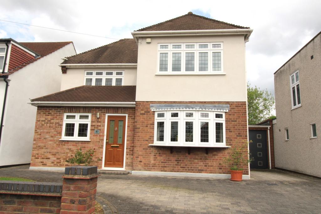 Springfield Gardens, Upminster RM14 4 bed detached house for sale £
