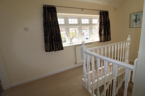 87 Springfield Gardens, Upminster, RM14 3ER