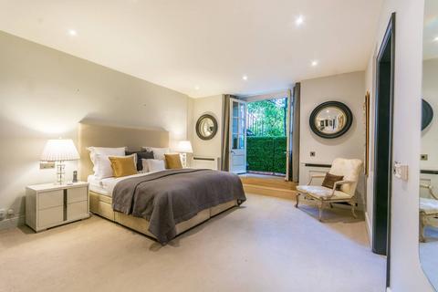 3 bedroom flat to rent, Dunraven Street, Mayfair, London, W1K