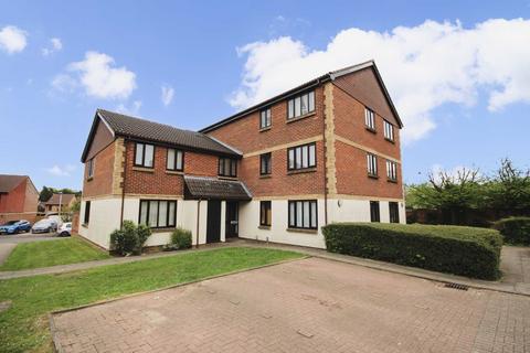 2 bedroom apartment to rent, Pyegrove Chase, Bracknell RG12