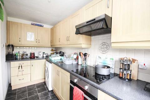 2 bedroom apartment to rent, Pyegrove Chase, Bracknell RG12