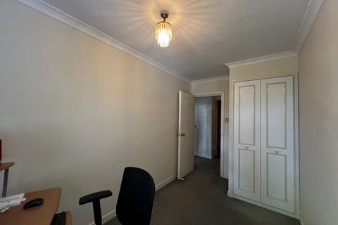 2 bedroom flat to rent, Westmoreland Road, Bromley BR2