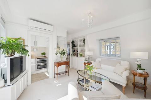 1 bedroom flat for sale, Caversham Mews, Chelsea, London, SW3