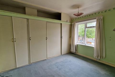 2 Tweeddale Road, Carshalton, SM5 1SU