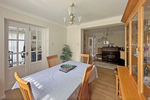 2 Lazenby Drive, Wetherby, LS22 6WL