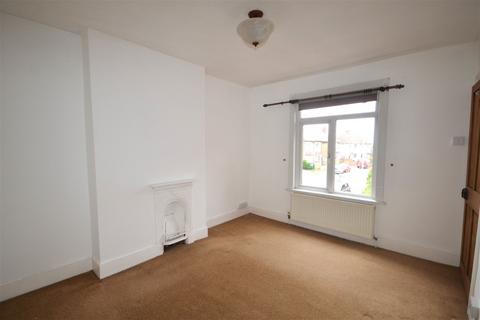 3 bedroom end of terrace house to rent, London Road, Kettering NN15