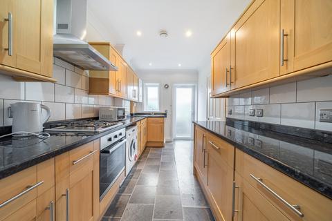 3 bedroom end of terrace house for sale, Verdant Lane, London