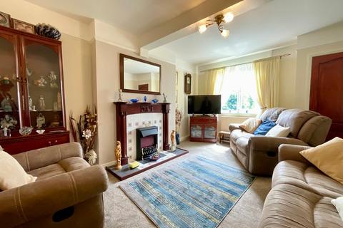 4 bedroom end of terrace house for sale, Chepstow Road, Usk NP15