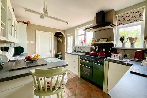 1 Chepstow Road, Gwernesney, Usk, NP15 1ES