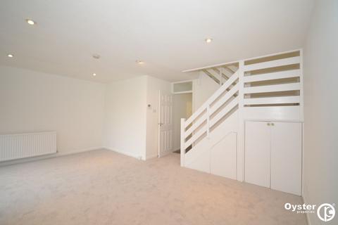 3 bedroom terraced house to rent, Howard Close, London, N11