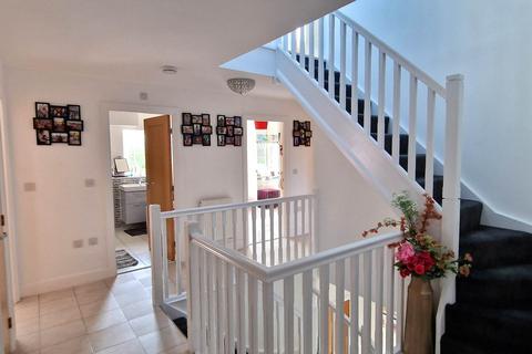 3 Adams Meadow, Wanborough, Swindon, SN4 0FQ