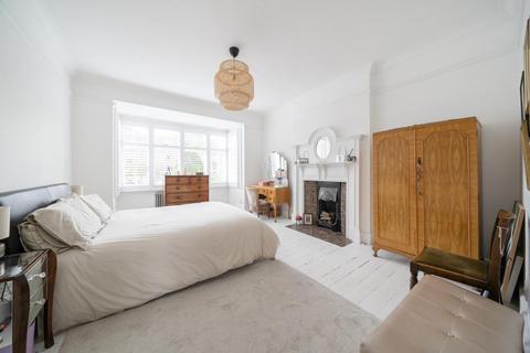 4 bedroom semi-detached house for sale, Telford Avenue, London