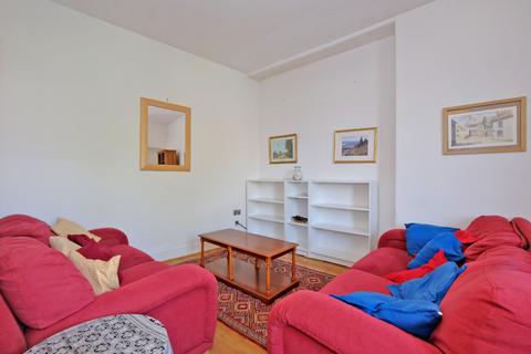 2 bedroom flat to rent, Springbank Street	, Aberdeen AB11
