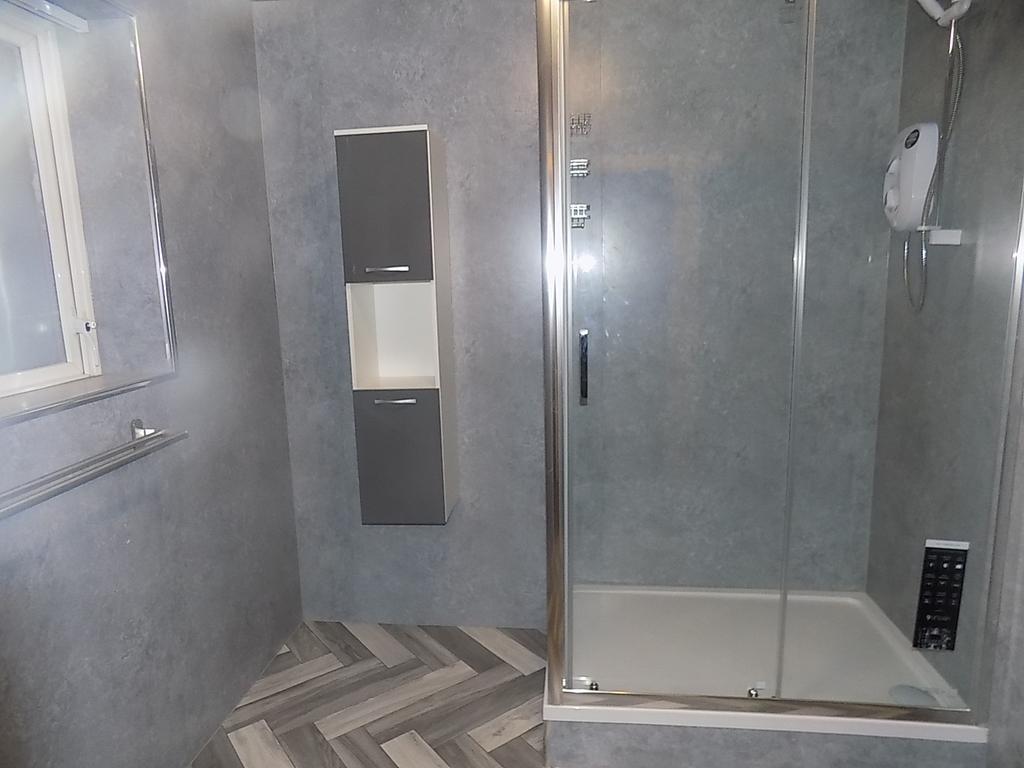 Bathroom 2 of 2