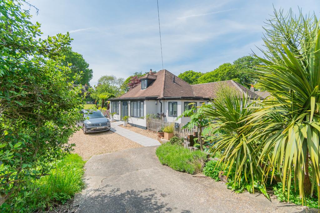 Stonehills, Fawley 3 bed detached bungalow for sale £625,000