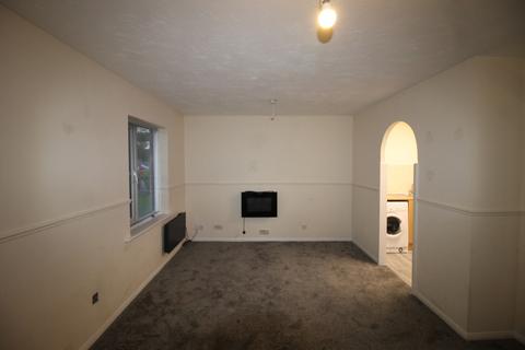 2 bedroom ground floor flat to rent, Aylesbury HP21