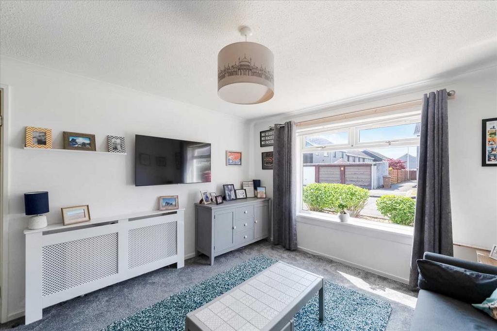 Dalgety Bay KY11 3 bed terraced house for sale £180,000