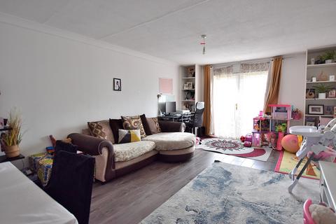 2 bedroom flat for sale, Freshfield Drive, Southgate, London. N14