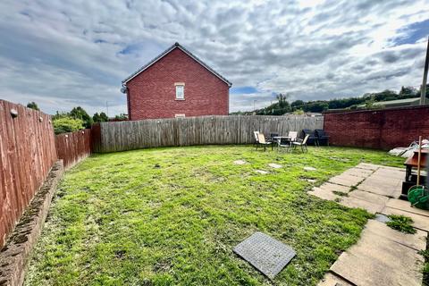 4 bedroom detached house for sale, Farm Close, Hengoed CF82