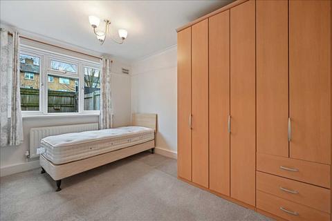 2 bedroom apartment to rent, Sutton Lane North, Chiswick