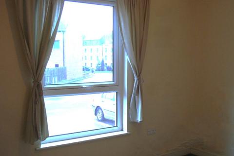 2 bedroom flat to rent, Ferry Gait Place, Silverknowes, Edinburgh, EH4